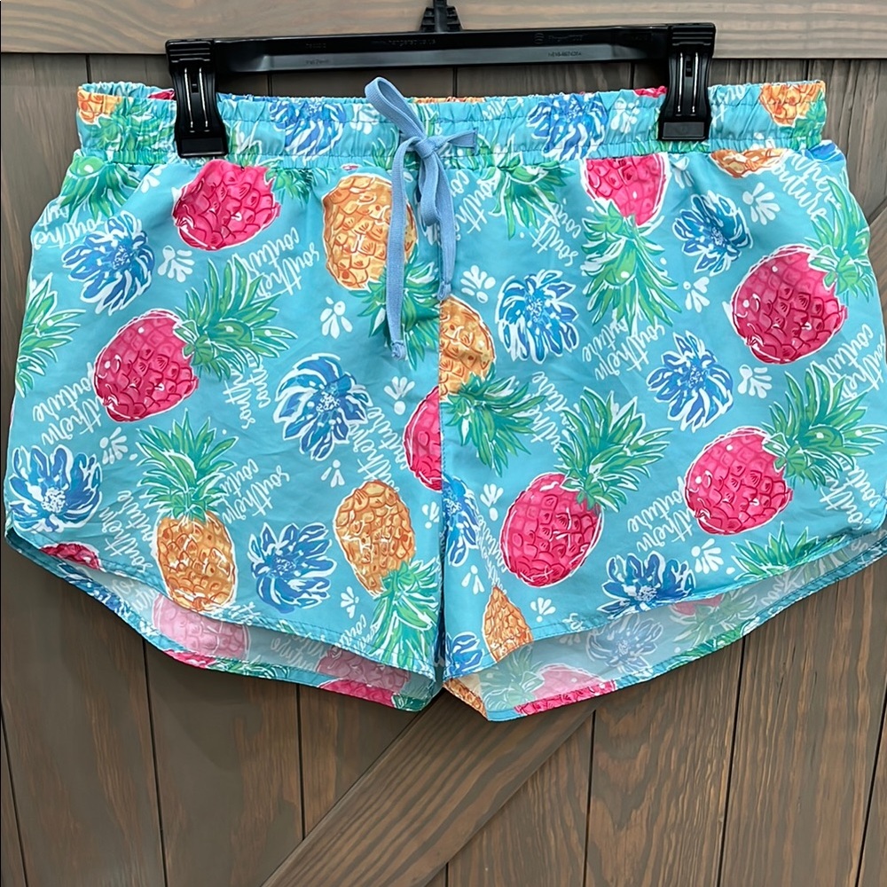 Southern Couture - Pineapple Print Women's Shorts